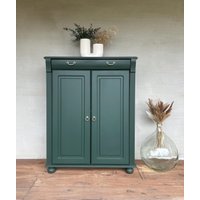 Grüne Kommode Mit Gold Akzenten | Vertiko Schubladen Unikat Einzelstück Grüne Kommode Mit Gold Akzenten | Vertiko Schubladen Unikat Einzelstück von Rewooddesignssaar