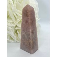 Rosa Amethyst Obelisk, Turm von RhiCreates4