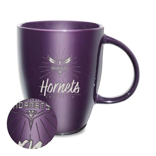 Rico Industries NBA Basketball Charlotte Hornets Sunburst Purple 530 ml lasergravierte Keramiktasse Rico Industries NBA Basketball Charlotte Hornets Sunburst Purple 530 ml lasergravierte Keramiktasse von Rico Industries