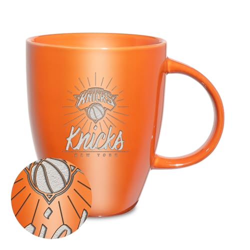 Rico Industries NBA Basketball New York Knicks Sunburst Keramiktasse mit Lasergravur, 530 ml Rico Industries NBA Basketball New York Knicks Sunburst Keramiktasse mit Lasergravur, 530 ml von Rico Industries