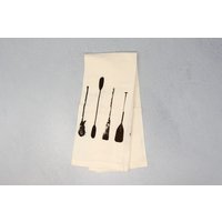 Canadian Sticks Geschirrtuch von RidingThePine