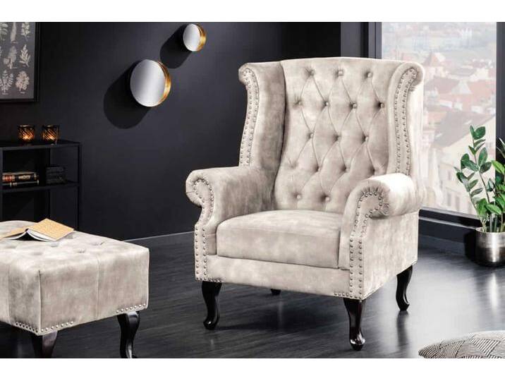 Design Ohrensessel CHESTERFIELD 105cm champagner beige Samt silber Ziernieten von Riess-Ambiente.de