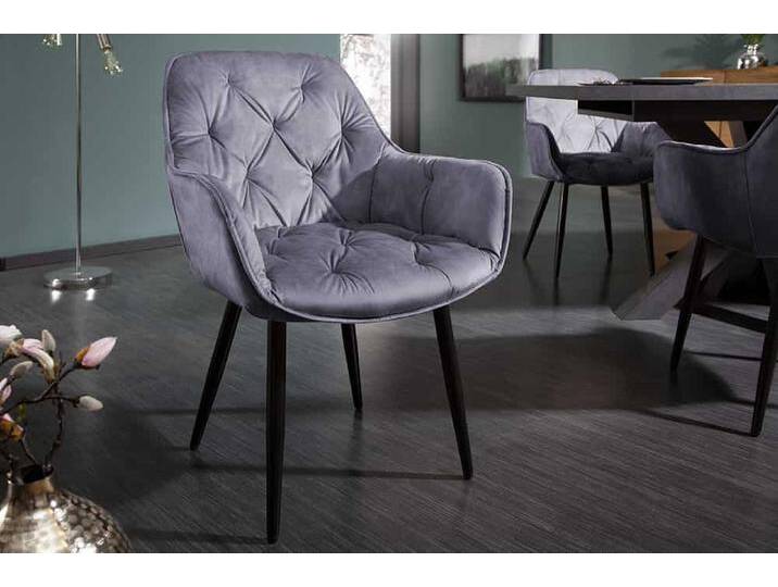 Design Stuhl MILANO grau Samt mit Armlehne Ziersteppung gepolstert schwarze Metallbeine Esszimmerstuhl Küchenstuhl Chesterfield Glamour Design Stuhl MILANO grau Samt mit Armlehne Ziersteppung gepolstert schwarze Metallbeine Esszimmerstuhl Küchenstuhl Chesterfield Glamour von Riess-Ambiente.de