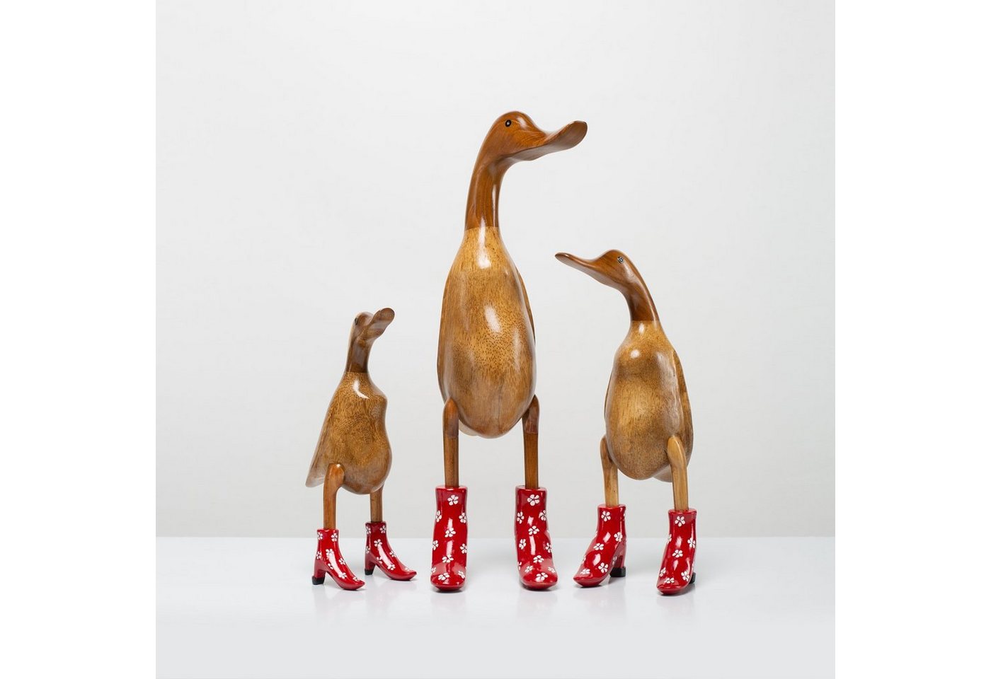 Rikmani Dekofigur Ente Stiefel Absätze - Handgefertigte Dekoration aus Holz von Rikmani