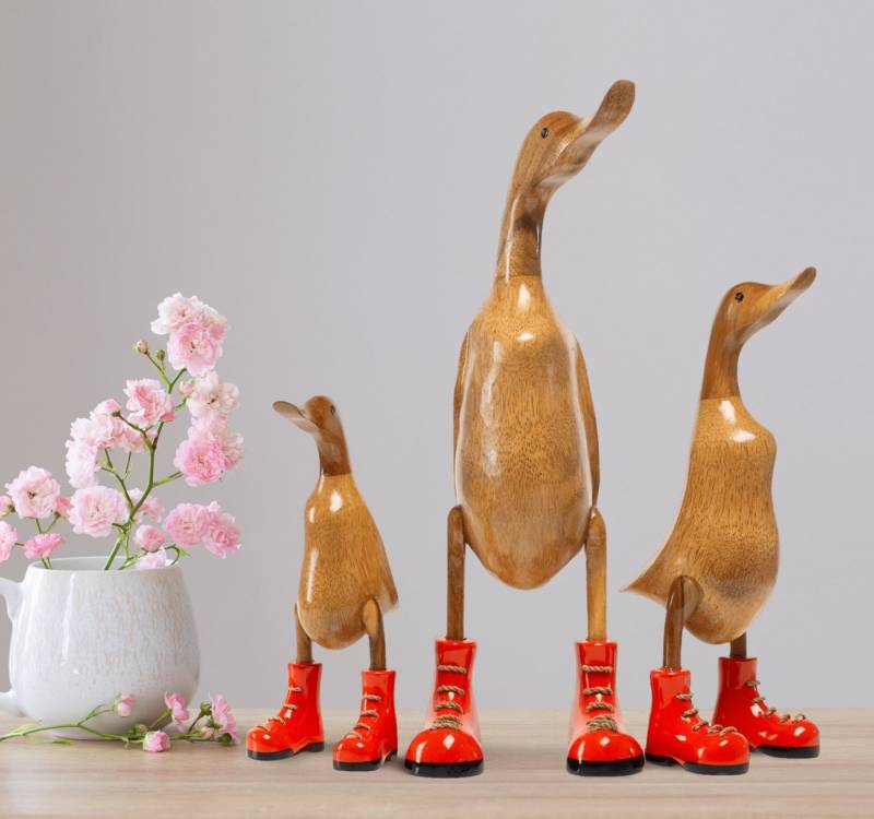 Rikmani Dekofigur Holzfigur Ente, Handgefertigte Dekoration aus Holz, Geschenk, Perfekt als Deko & Geschenk zu jedem Anlass Rikmani Dekofigur Holzfigur Ente, Handgefertigte Dekoration aus Holz, Geschenk, Perfekt als Deko & Geschenk zu jedem Anlass von Rikmani