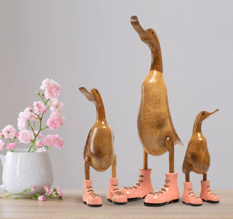 Rikmani Dekofigur Holzfigur Ente, Handgefertigte Dekoration aus Holz, Geschenk, Perfekt als Deko & Geschenk zu jedem Anlass Rikmani Dekofigur Holzfigur Ente, Handgefertigte Dekoration aus Holz, Geschenk, Perfekt als Deko & Geschenk zu jedem Anlass von Rikmani