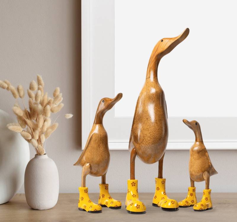 Rikmani Dekofigur Holzfigur Ente Stiefel - Handgefertigte Dekoration aus Holz Geschenk, 3 Holzarten von Rikmani