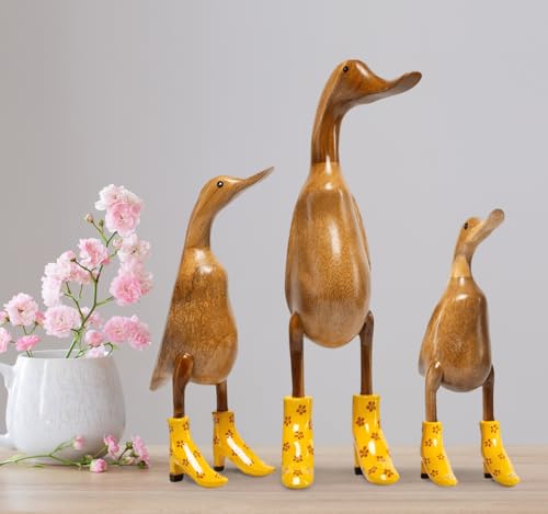 Rikmani - Holzfigur Ente Stiefel Absätze Gelb Geblümt - Handgefertigte Dekoration aus Holz Geschenk Figur 25 cm von Rikmani