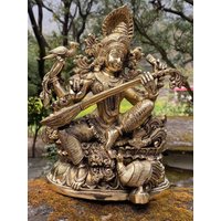 Göttin Saraswati 29.cm. Sitzende Statue Mit Veena-Figur, Hindu-Gottskulptur, Des Wissens, Gott Der Musik Und Kunst, Tempeldekor von RishikeshHandicraft