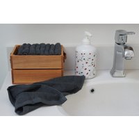Kleine Baumwolle Handtücher 9Er Set Im Holzhalter Hand Gesichtstücher Gästetücher Badezimmer Geschenkidee Interieur Akzent von RitulaStore