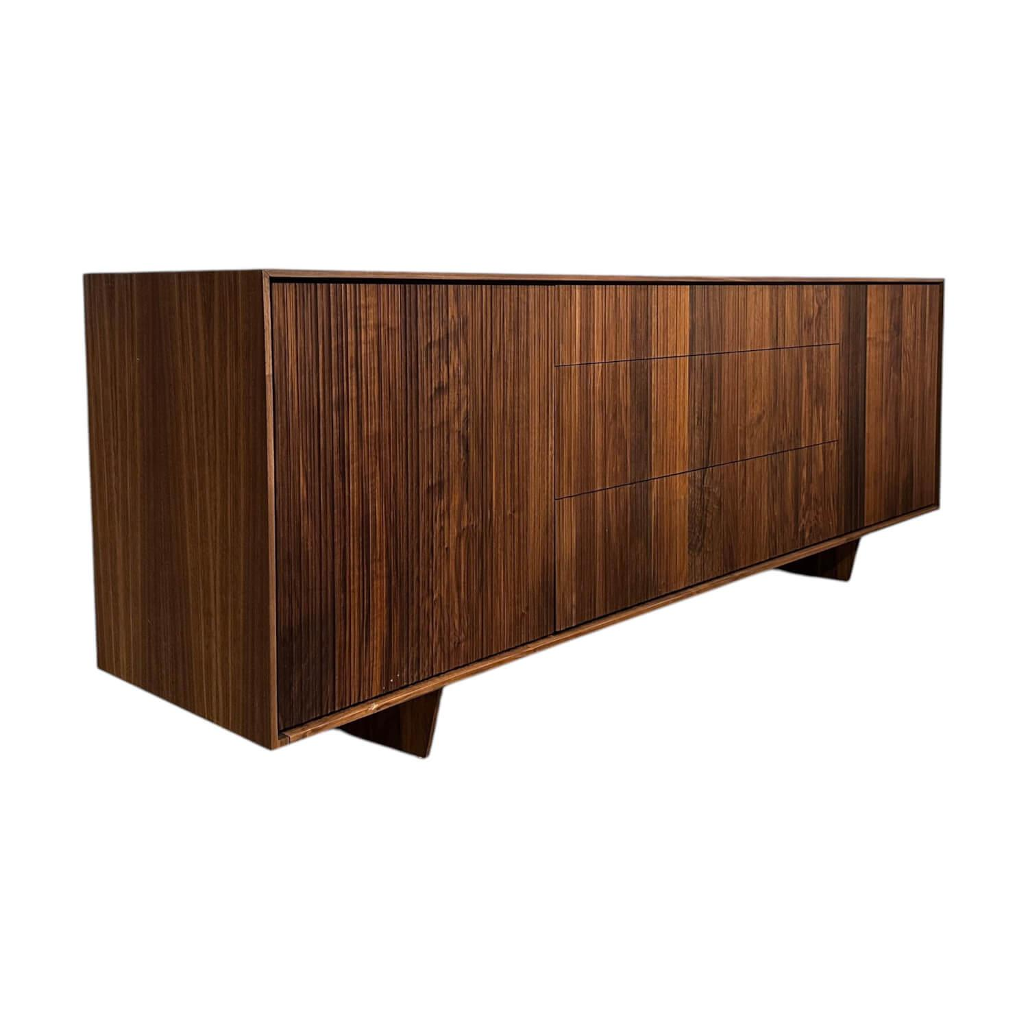 Sideboard Vela Nussbaum Geölt Sideboard Vela Nussbaum Geölt von Riva1920