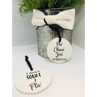 Plié Squat Chasse Jete Tanz Und Ballett Inspirierte Verzierungen Für Tänzer Oder Tanzlehrer - 2 Stile Verzierung Geschenke von RiverbendDesignShop