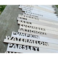 Holz Gartenmarkierer Pfähle - Personalisierbar Pflanzenschild Name Gemüse Kräuter von RoRCrafts