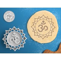 Chakra Ausstechform - Yoga Lehrer Geschenk Meditation Sahasrara von RochaixCookieCutters