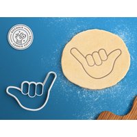 Shaka Cookie Cutter - Surf Geschenk Surfbrett Ausstecher Surfen von RochaixCookieCutters