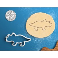 Triceratops Cookie Cutter - Dinosaurier Ausstechform Jurassic Geek Geschenk Fossilien Kekse T-Rex von RochaixCookieCutters