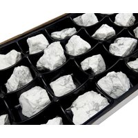 Weiße Howlith Rohstein Kristalle By Box - 24 Stück Schüttgut Kristalle(Großhandel Mineralien von RockParadise