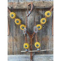 Ein Ohr- & Brusthalsband - Yellow Daisy #oebb422 von RodeoDriveConchos
