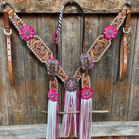 Light Oil Whipstitch Pink & White One Ear & Collar Tack Set #oebk437 von RodeoDriveConchos