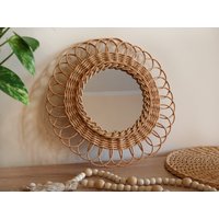 Rattan-Spiegel-Blumen-Wand-Dekor Minimalist Boho-Runde Wicker Gewebt Hängend Handgemacht Natürlich Gemütlich Wohnzimmer Bedrum Kinderzimmer von RodinneKoloUA