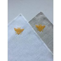 Leinen Servietten Set 4 6 8 Grau Bestickte Biene Stoffservietten Wiederverwendbare Esszimmer von Rokasdarbi