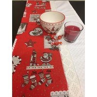 Weihnachtstisch Läufer Rot Weiß Spitze 55 Zoll Baumwolle Stoff Urlaub Tisch Leinen von Rokasdarbi