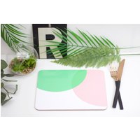 Dip Color Pop Pink Und Grün Melamin Kork-Tischset von RolfeAndWillsDesign