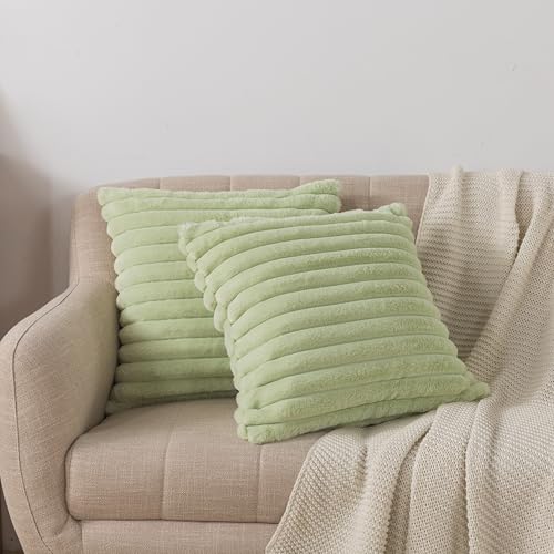 RongRongIN Plüsch Kissenbezüge 50x50 cm 2er Set – Grün Flauschig Zierkissenbezug, Weich Warm Künstlich Pelz Luxus Kissenhülle für Schlafzimmer Wohnzimmer Sofa Couch Bett Auto Dekorativ Kissenbezug von RongRongIN