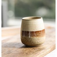 Set Von 2 Keramik Kaffeetassen, Hellgelbe Senf Und Bräunlich-Beige Tassen Ohne Henkel, Rustikale Tassen Set, Geschenk Für Mama von RonitYamPottery