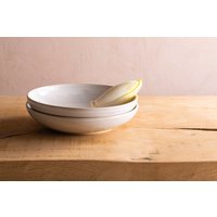 xl Flache Keramik Servierschale - Glänzende Perle Weiß Handgemachte Salat Servierschüssel, Elegante 9, 5 Zoll Weiße Servierschale, Hochzeitsgeschenk von RonitYamPottery