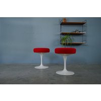 1 Von 2 Knoll International Eero Saarinen Tulip Hocker Aus Dem Jahr 1970 1 Von 2 Knoll International Eero Saarinen Tulip Hocker Aus Dem Jahr 1970 von RoomLightDesign