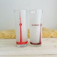 Vintage Toronto Glasses/cm Tower "Top Of Toronto" Frosted Tall Cocktailgläser 2Er-Set Vintage Toronto Glasses/cm Tower "Top Of Toronto" Frosted Tall Cocktailgläser 2Er-Set von OrangeBlossomVntg