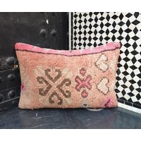 Berbère Oreiller, Tapis Marocain Jahrgang, Coussin Berber Vintage in Laine, Boujaad von RosaOilsmarrakech