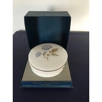 Royal Worcester Deckeltopf Kreis Hellblaue Blumen Boxed Vintage von RoseInTheValleyStore