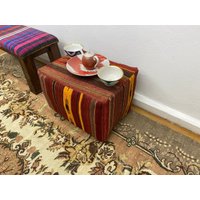 Couchtisch Vintage Pouf Fußhocker Ottoman Kelim Rechteck Winziger Tisch Atemberaubender Ottoman Möbel Dekor Ständer von RoseSeasonPillow