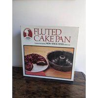 Unbenutzte Geriffelte Antihaft-Kuchenform von RosemarybytheSea