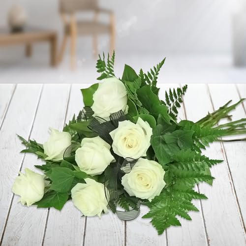 Trauerstrauß mit weißen Rosen - Liegestrauß mit Trauerflor # Blumenstrauß # Beerdigung # Beileid # Kondolenz von Rosenbote