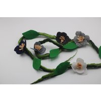 Filzblumen-Girlande „Naturfreude" Von Rosenfilz - Für Den Jahreszeitentisch, Blumengirlande, Filzblumengirlande Filzblumen-Girlande „Naturfreude" Von Rosenfilz - Für Den Jahreszeitentisch, Blumengirlande, Filzblumengirlande von Rosenfilz