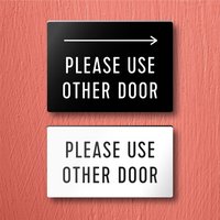 Bitte Verwenden Sie Ein Anderes Türschild - Leicht Und Einfach Zu Installieren, Moderne Designs, Auf Bestellung Gefertigt von RosenkranzAndCo