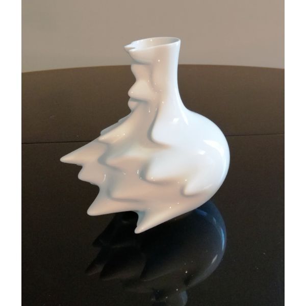 Cedric Ragot weiße Keramikvase Fast, Rosenthal von Rosenthal