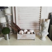 Hübsche Shabby Kästchen Kiste Mini-Tablett 4 Füßchen Ganzjährige Deko Bad Flur Mädchenzimmer Haus Küche Wohnzimmertischdeko Blumengesteck von Rosenundmehr