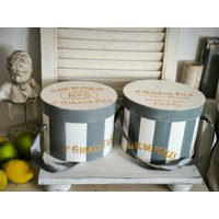 Shabby-Style Dekorative Kleine Hutschachtel Pappschachtel Geschenkschachtel Mit Streifen Trageband 2 Varianten Ganzjährige Deko Geburtstag von Rosenundmehr