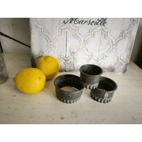 Vintage 3 Kleinere Alte Runde Ausstechformen Backformen Kekse Küchlein Superschöne Patina Ganzjährige Deko Haus Küche Sammler Nostalgiker von Rosenundmehr