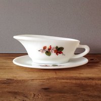 Jaj Pyrex Hagebutten-Sauciere Oder Saucenschüssel Und Untertasse - England Mid Century 60's Kitchenware von RosieFleur