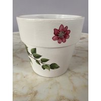 Handbemalter Terrakotta Pflanzentopf. Gemalt in Benjamin Moore Federstein Mit Primadesign Transfers Handbemalter Terrakotta Pflanzentopf. Gemalt in Benjamin Moore Federstein Mit Primadesign Transfers von RosiesArmoireUS