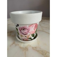 Terrakotta Blumentopf Mit Passendem Tablett Handbemalt in Dixie Belle Flaum Prima Design Rosen Und Blättern von RosiesArmoireUS