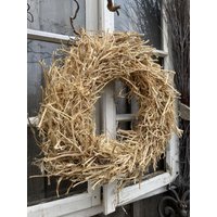 Kranz Stroh Auf Strohring Halb Gebunden - Durchmesser 35 cm Kranz Stroh Auf Strohring Halb Gebunden - Durchmesser 35 cm von Rostalgie