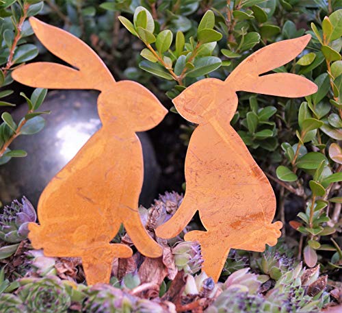 Rostalgie 2 Mini Hasen mit Dorn zum Stecken in Rostoptik Topfstecker Tierfigur Ostern Garten Deko von Rostalgie