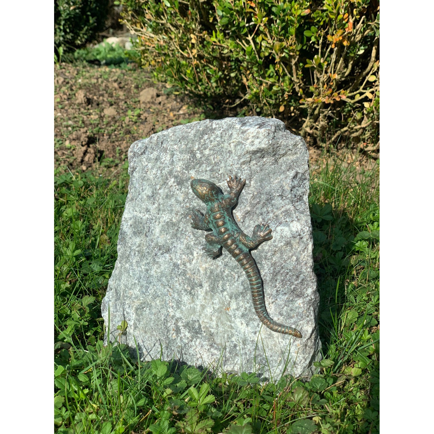 Rottenecker Bronze-Skulptur Eidechse auf Granit von Rottenecker