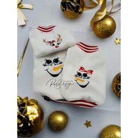 Weihnachtlicher Hundepullover Bestickt - Personalisiert Handmade Winter Outfit Für Kleine & Große Hunde Bündchen Wählbar von RoxaDesignHanDesigns